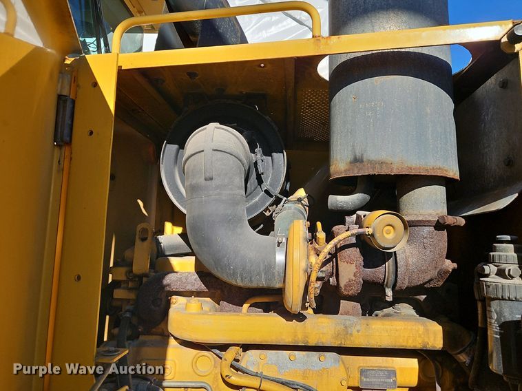 image for item OJ9510 2000 John Deere 770CH motor grader