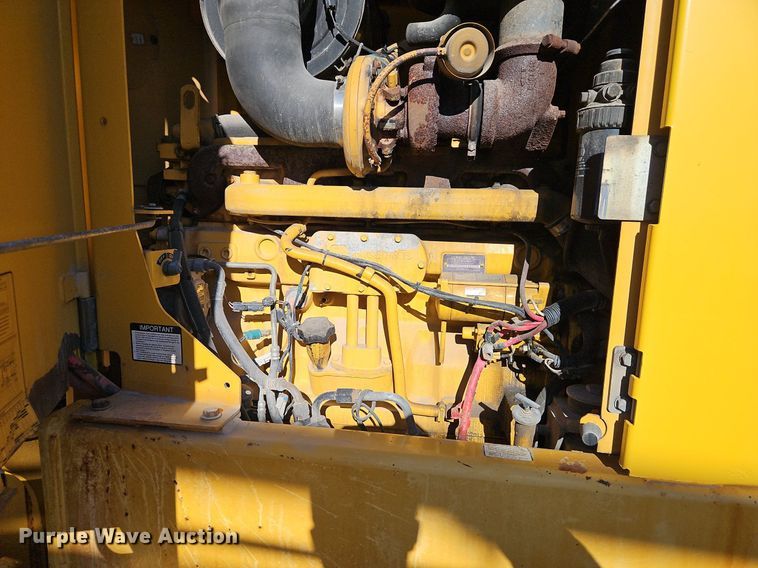 image for item OJ9510 2000 John Deere 770CH motor grader