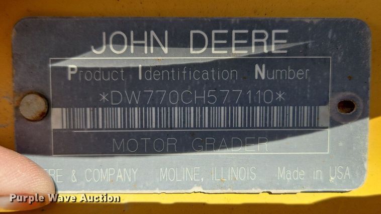 image for item OJ9510 2000 John Deere 770CH motor grader