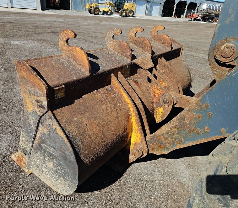 image for item OJ9515 2005 John Deere 444J wheel loader