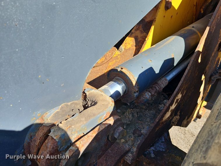 image for item OJ9515 2005 John Deere 444J wheel loader