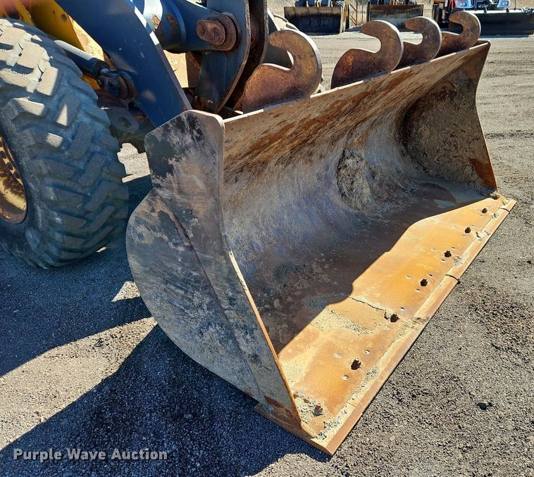 image for item OJ9515 2005 John Deere 444J wheel loader