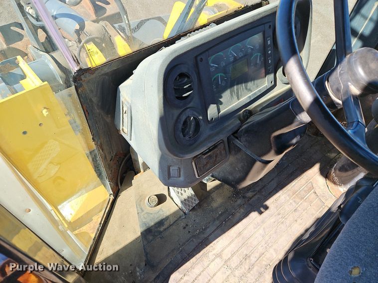 image for item OJ9515 2005 John Deere 444J wheel loader