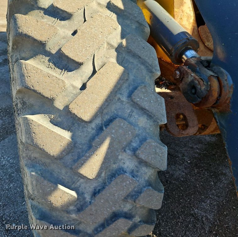 image for item OJ9515 2005 John Deere 444J wheel loader