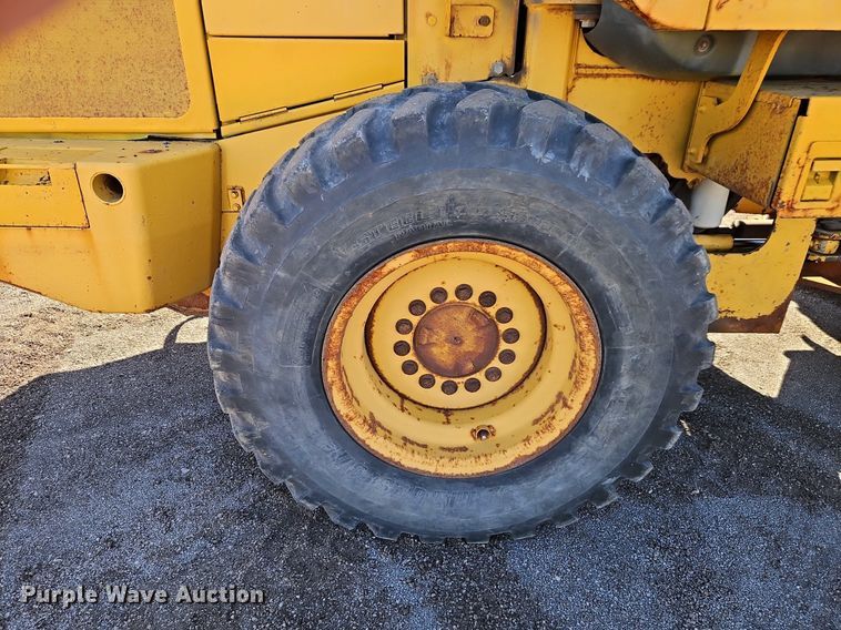 image for item OJ9515 2005 John Deere 444J wheel loader