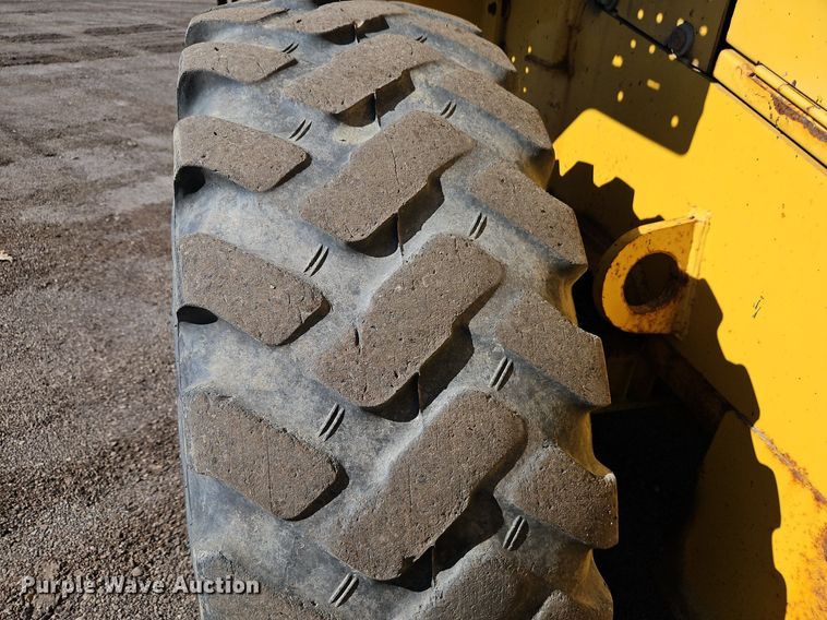 image for item OJ9515 2005 John Deere 444J wheel loader