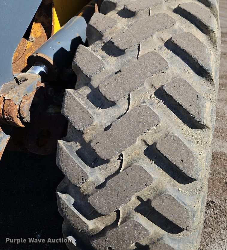 image for item OJ9515 2005 John Deere 444J wheel loader