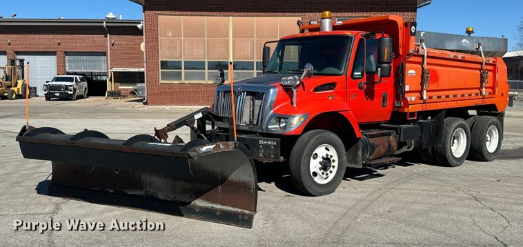 image for item OJ9516 2005 International 7400 dump truck