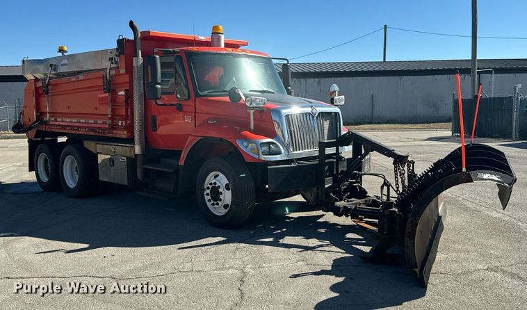 image for item OJ9516 2005 International 7400 dump truck