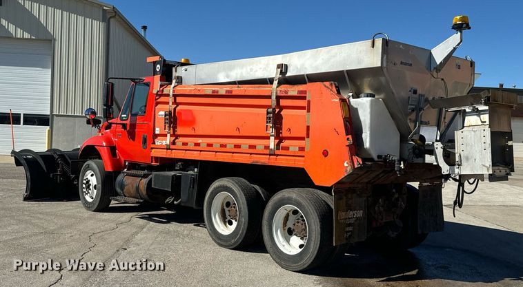 image for item OJ9516 2005 International 7400 dump truck