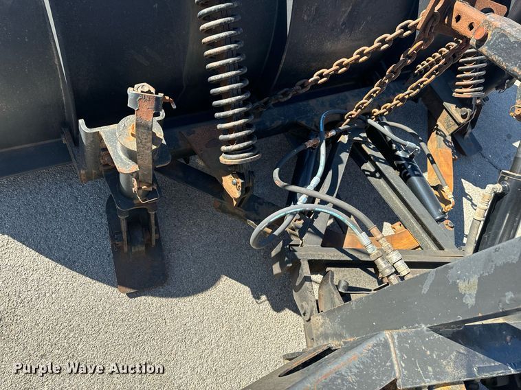 image for item OJ9516 2005 International 7400 dump truck