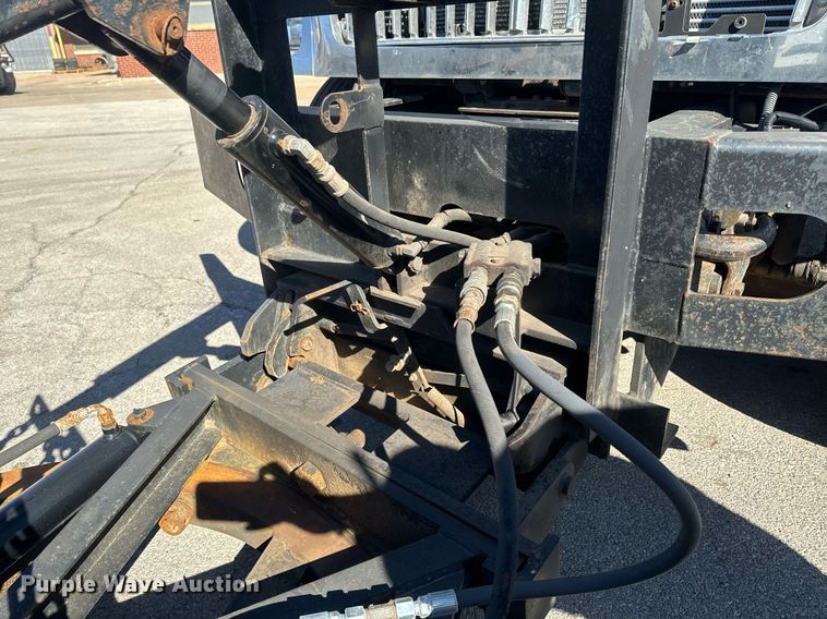 image for item OJ9516 2005 International 7400 dump truck