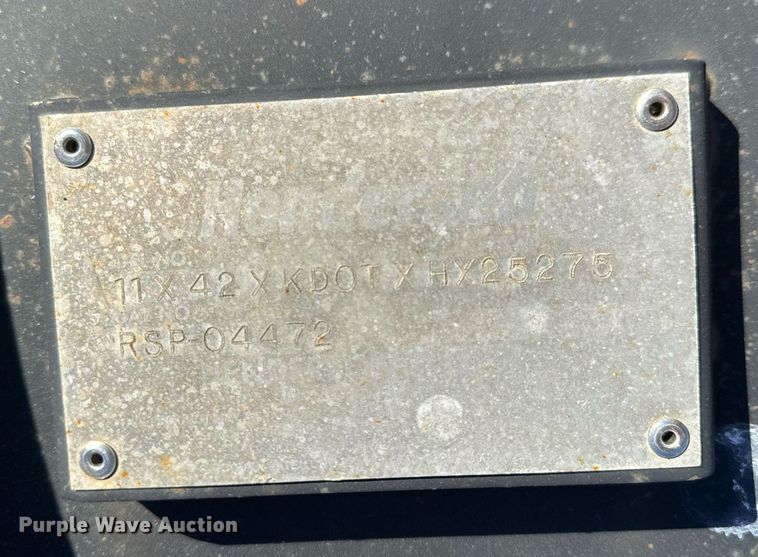 image for item OJ9516 2005 International 7400 dump truck