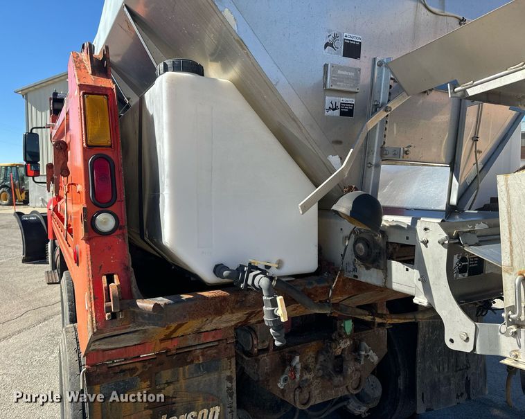 image for item OJ9516 2005 International 7400 dump truck