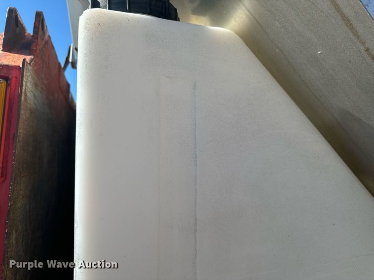 image for item OJ9516 2005 International 7400 dump truck