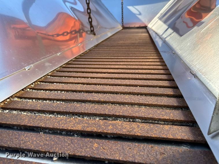 image for item OJ9516 2005 International 7400 dump truck