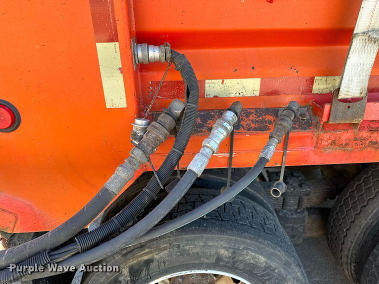 image for item OJ9516 2005 International 7400 dump truck