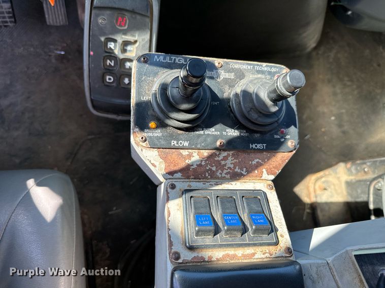 image for item OJ9516 2005 International 7400 dump truck