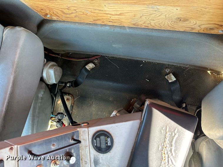 image for item OJ9516 2005 International 7400 dump truck