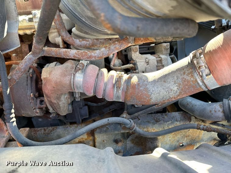 image for item OJ9516 2005 International 7400 dump truck