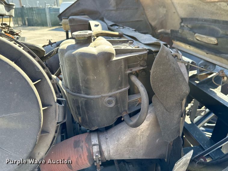 image for item OJ9516 2005 International 7400 dump truck