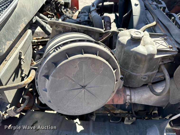 image for item OJ9516 2005 International 7400 dump truck