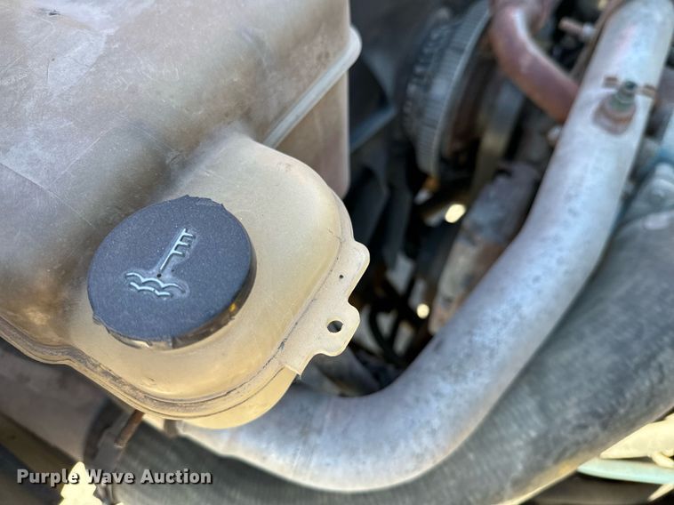 image for item OJ9516 2005 International 7400 dump truck