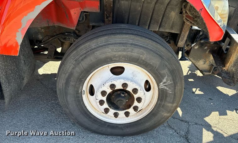 image for item OJ9516 2005 International 7400 dump truck