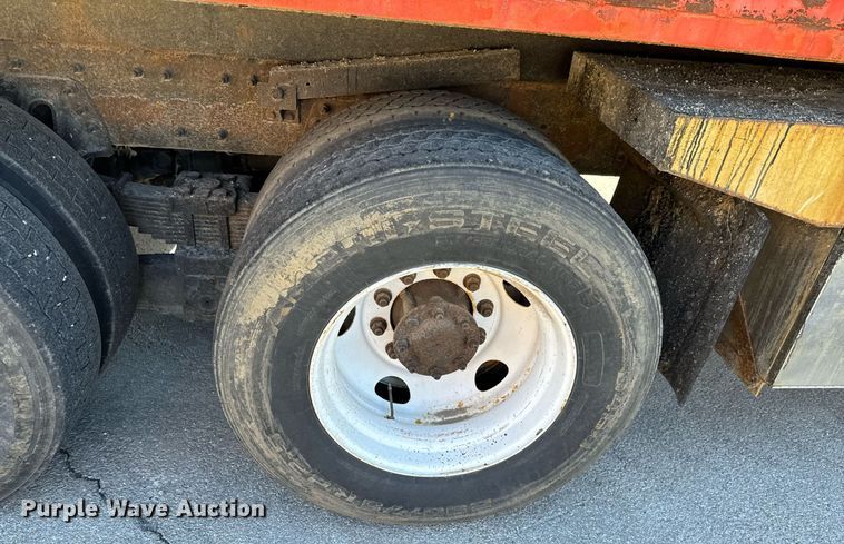 image for item OJ9516 2005 International 7400 dump truck