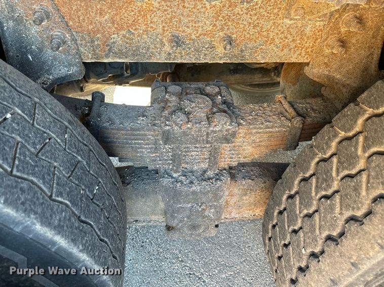 image for item OJ9516 2005 International 7400 dump truck