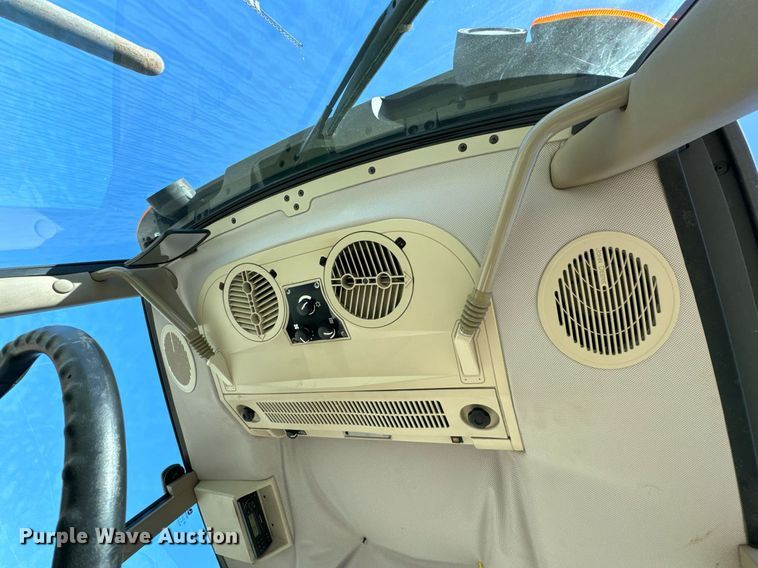 image for item OJ9517 2007 John Deere 6415 tractor