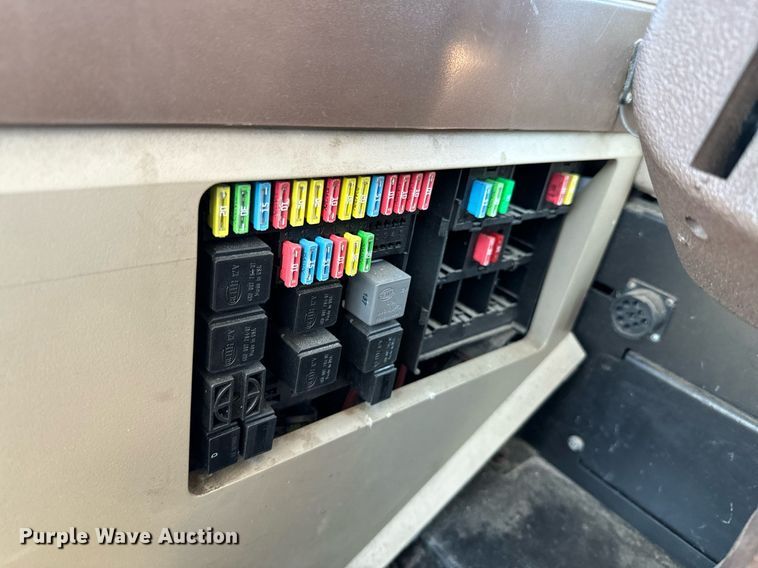 image for item OJ9517 2007 John Deere 6415 tractor