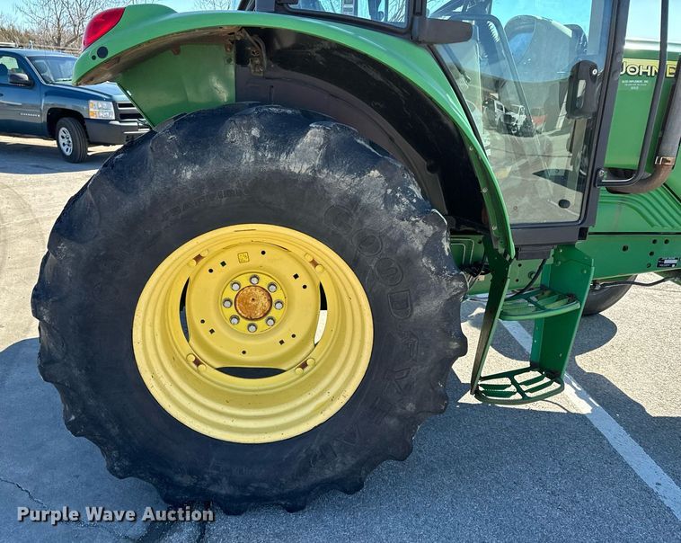 image for item OJ9517 2007 John Deere 6415 tractor