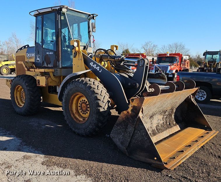 image for item OJ9524 2005 John Deere 444J wheel loader