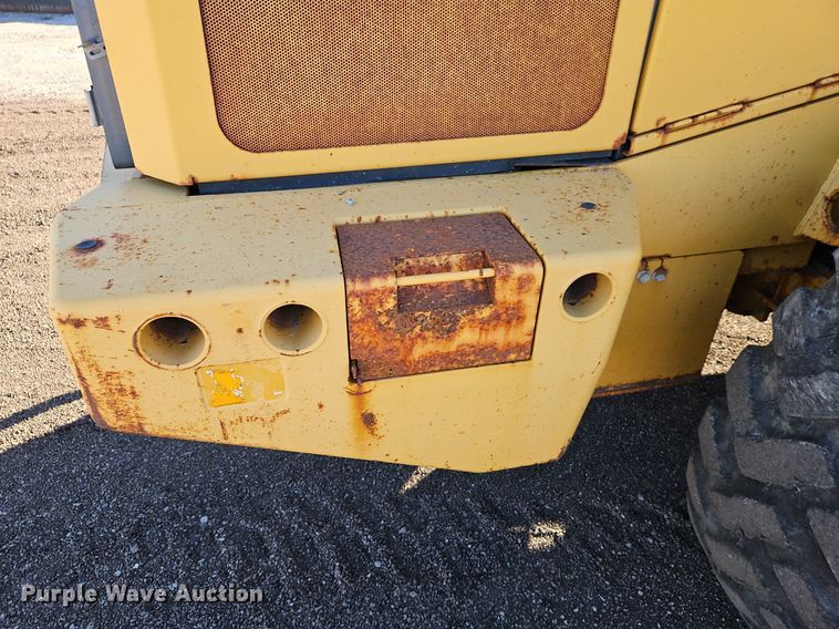 image for item OJ9524 2005 John Deere 444J wheel loader