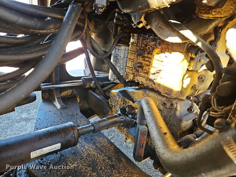 image for item OJ9524 2005 John Deere 444J wheel loader