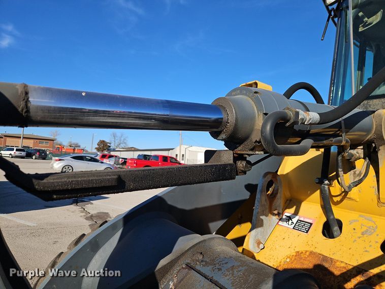 image for item OJ9524 2005 John Deere 444J wheel loader