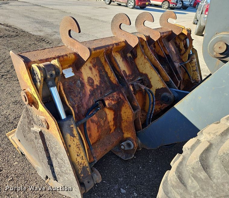 image for item OJ9524 2005 John Deere 444J wheel loader