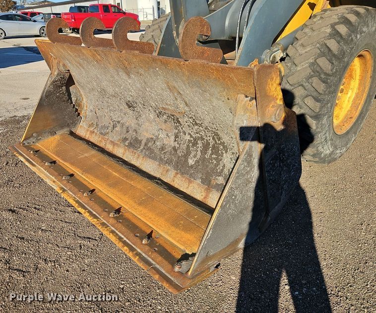 image for item OJ9524 2005 John Deere 444J wheel loader