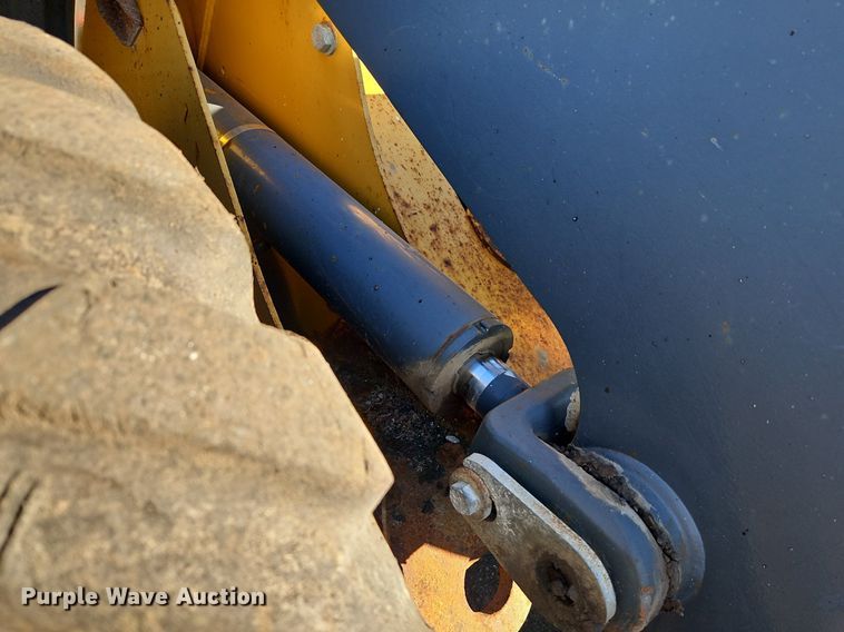 image for item OJ9524 2005 John Deere 444J wheel loader