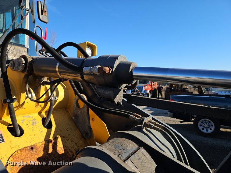 image for item OJ9524 2005 John Deere 444J wheel loader