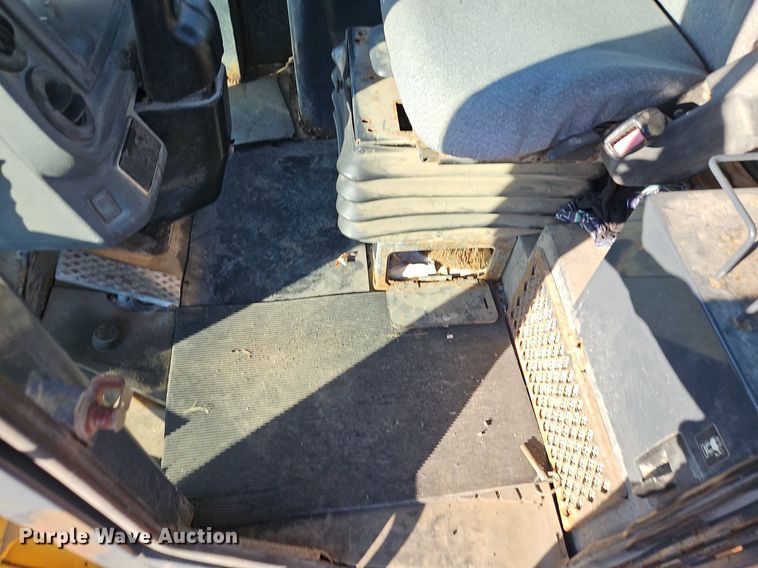 image for item OJ9524 2005 John Deere 444J wheel loader