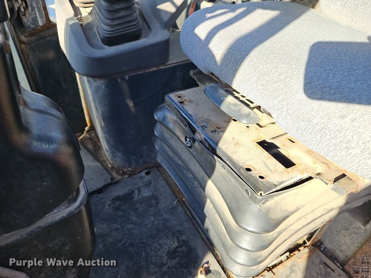 image for item OJ9524 2005 John Deere 444J wheel loader