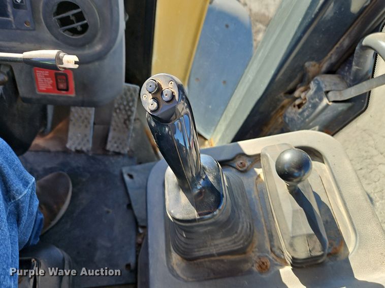 image for item OJ9524 2005 John Deere 444J wheel loader