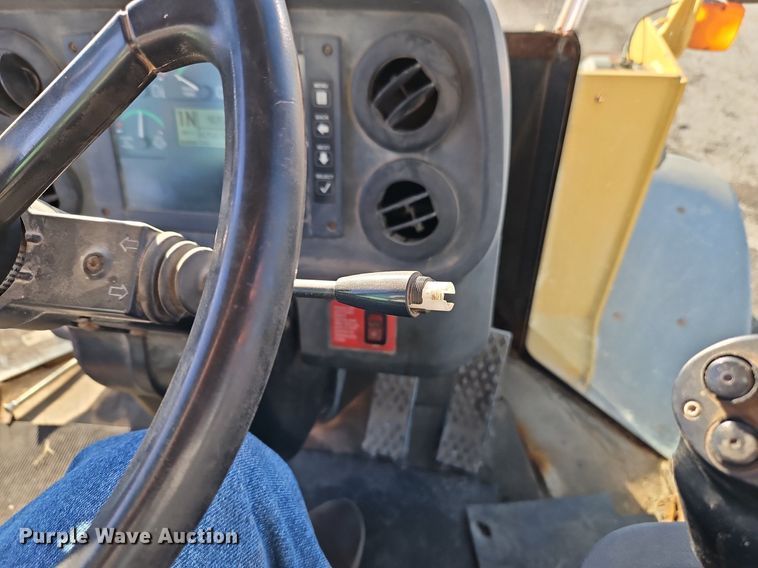 image for item OJ9524 2005 John Deere 444J wheel loader