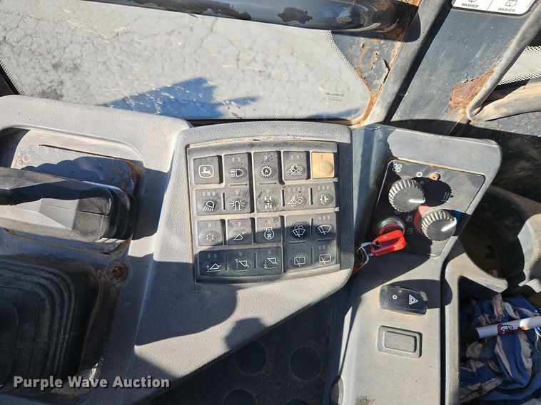 image for item OJ9524 2005 John Deere 444J wheel loader