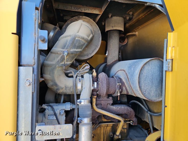 image for item OJ9524 2005 John Deere 444J wheel loader