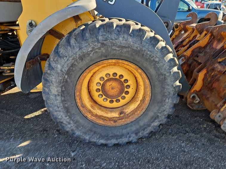 image for item OJ9524 2005 John Deere 444J wheel loader