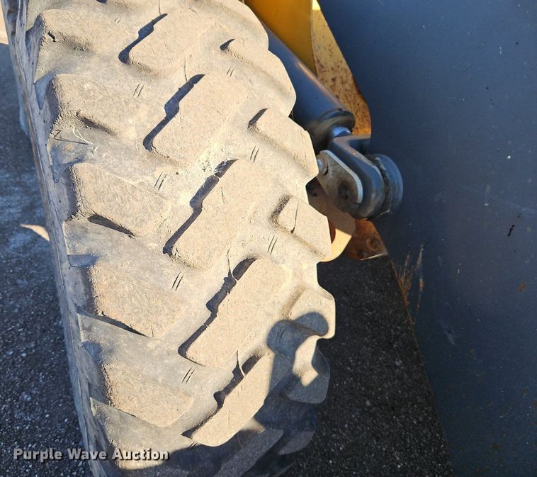image for item OJ9524 2005 John Deere 444J wheel loader