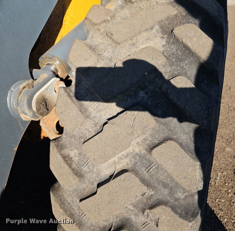 image for item OJ9524 2005 John Deere 444J wheel loader